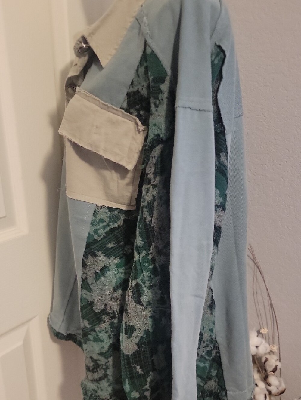POL Women's Oversized Long-Sleeve Pullover Shirt in Light Sage. NWOT - Picture 3 of 6